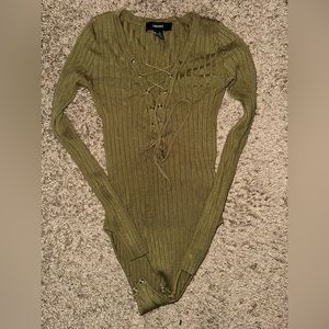 Womens Forever 21 Olive Green Lace Up BodySuit. Size Small